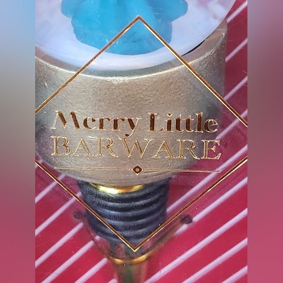 Merry Little Barware Christmas tree snow globe wine bottle stopper - Picture 2 of 7